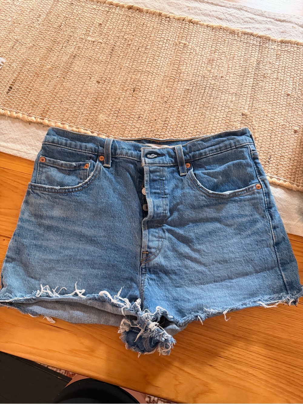 Levi’s Ribcage Shorts